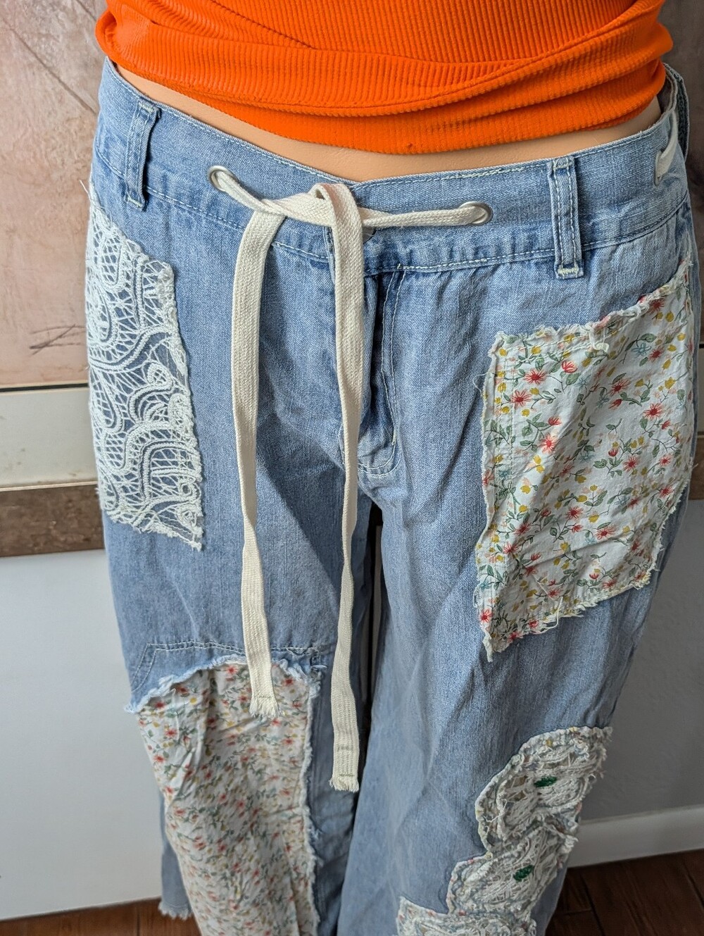 POL Drawstring Lace Floral Patchwork Wide Leg Flare Jeans Size M - Picture 2 of 10